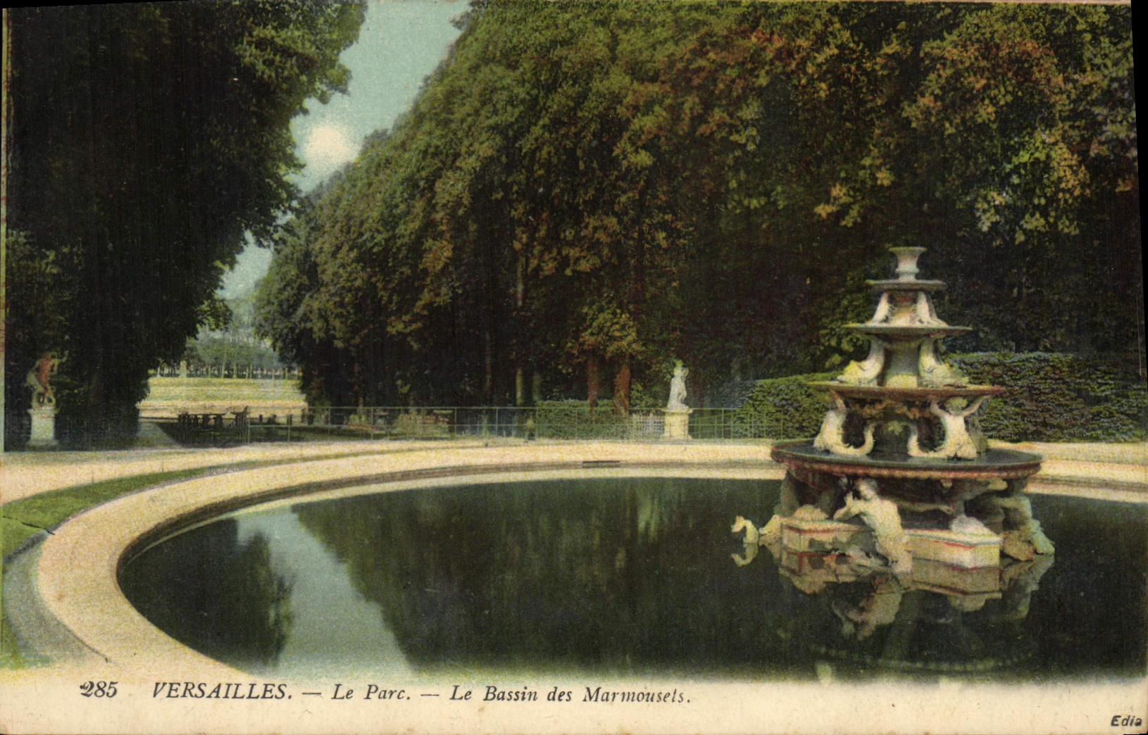 VINTAGE POSTCARD Versailles the Park the basin of Marmousets