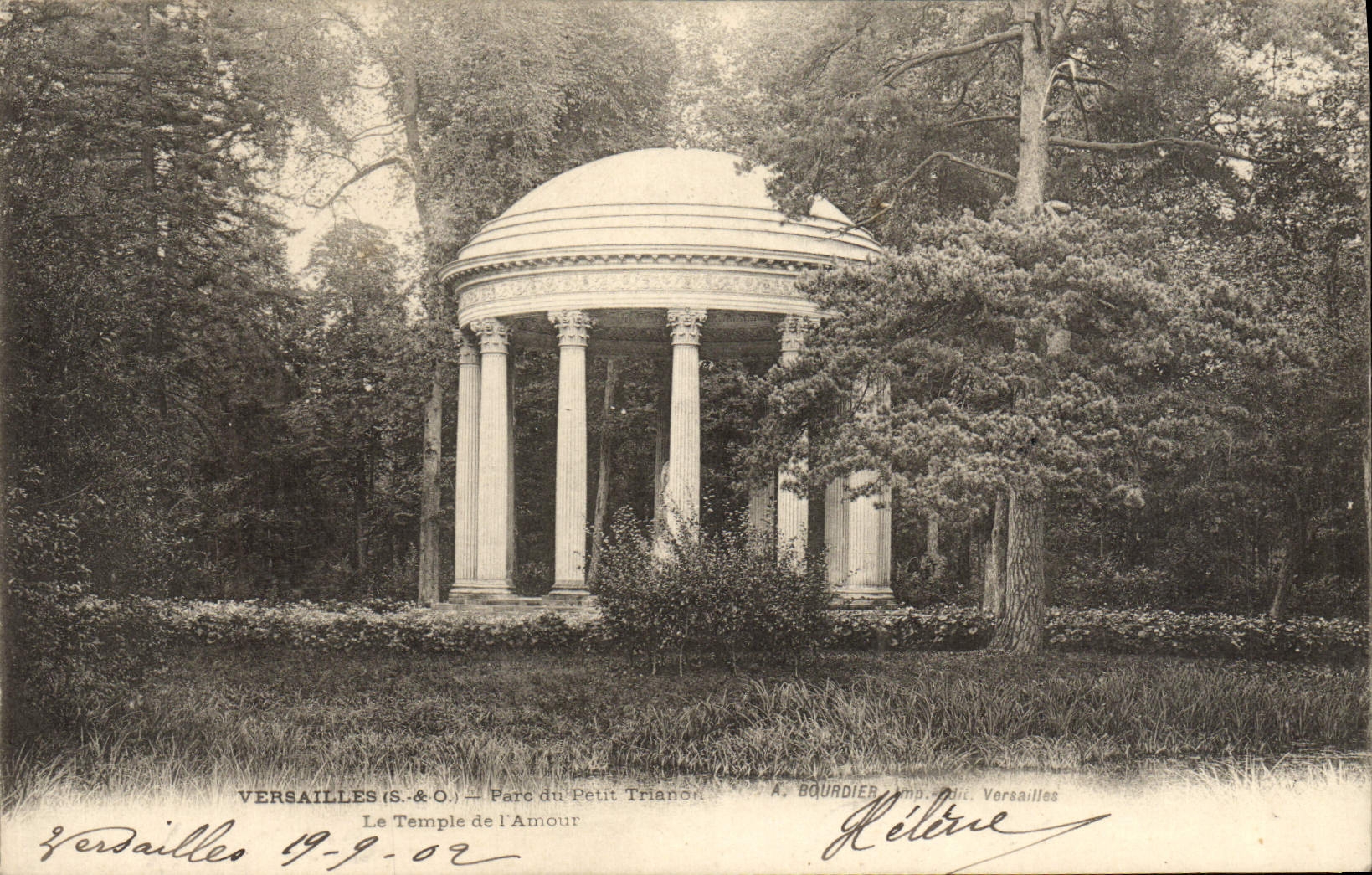 VINTAGE POSTCARD Versailles Park Of Small the trianon the Temple of the Love
