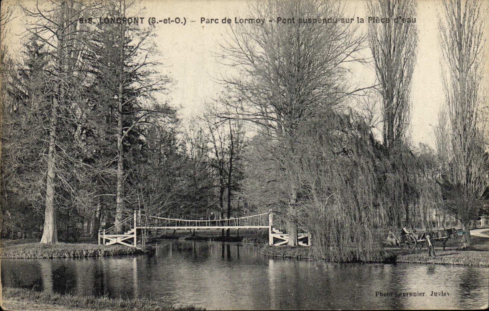 CPA Longpont Parc De Lormoy Pont suspendu sur la piece d'eau