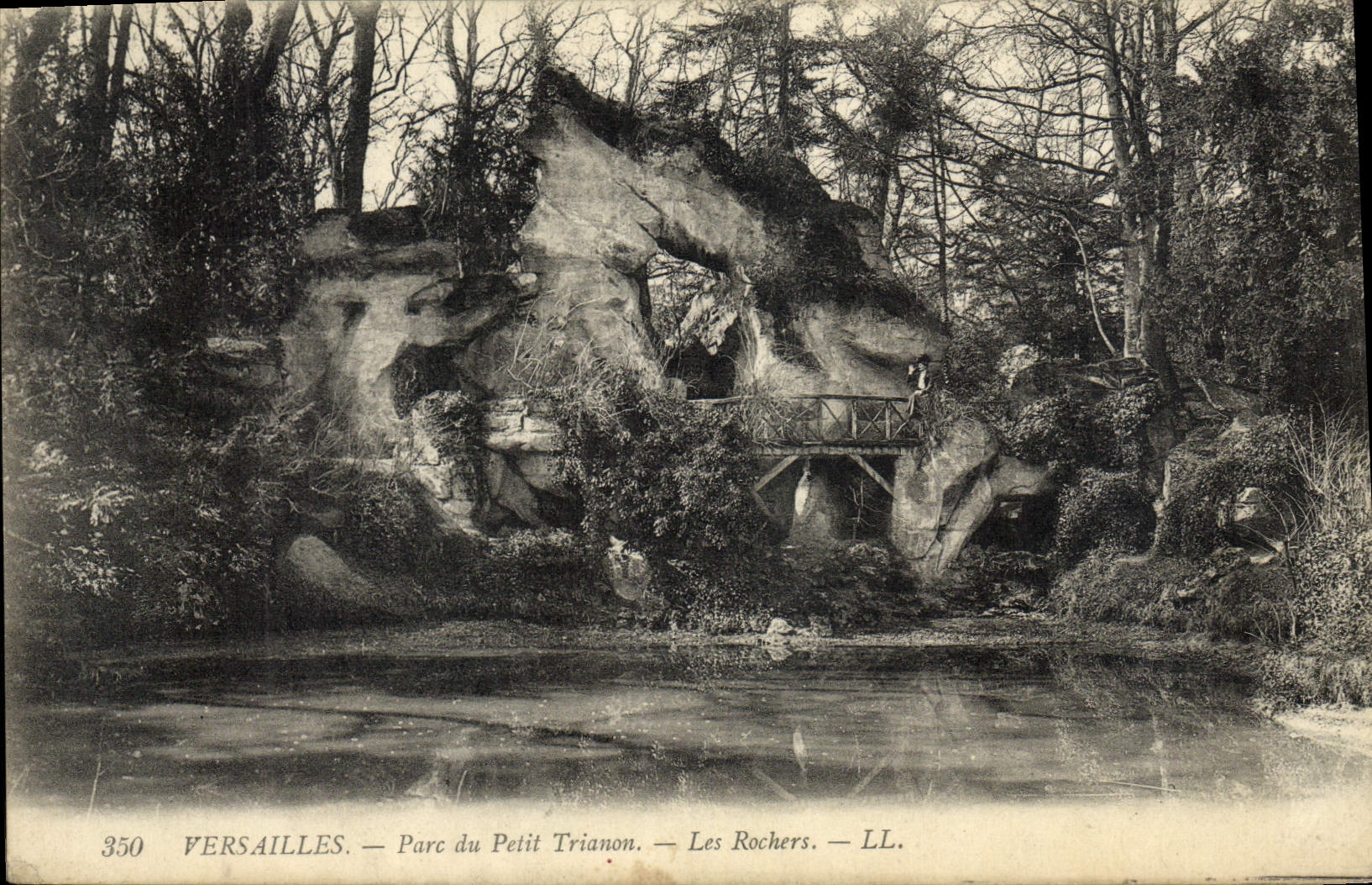 VINTAGE POSTCARD Versailles Park Of Small Trianon Rocks