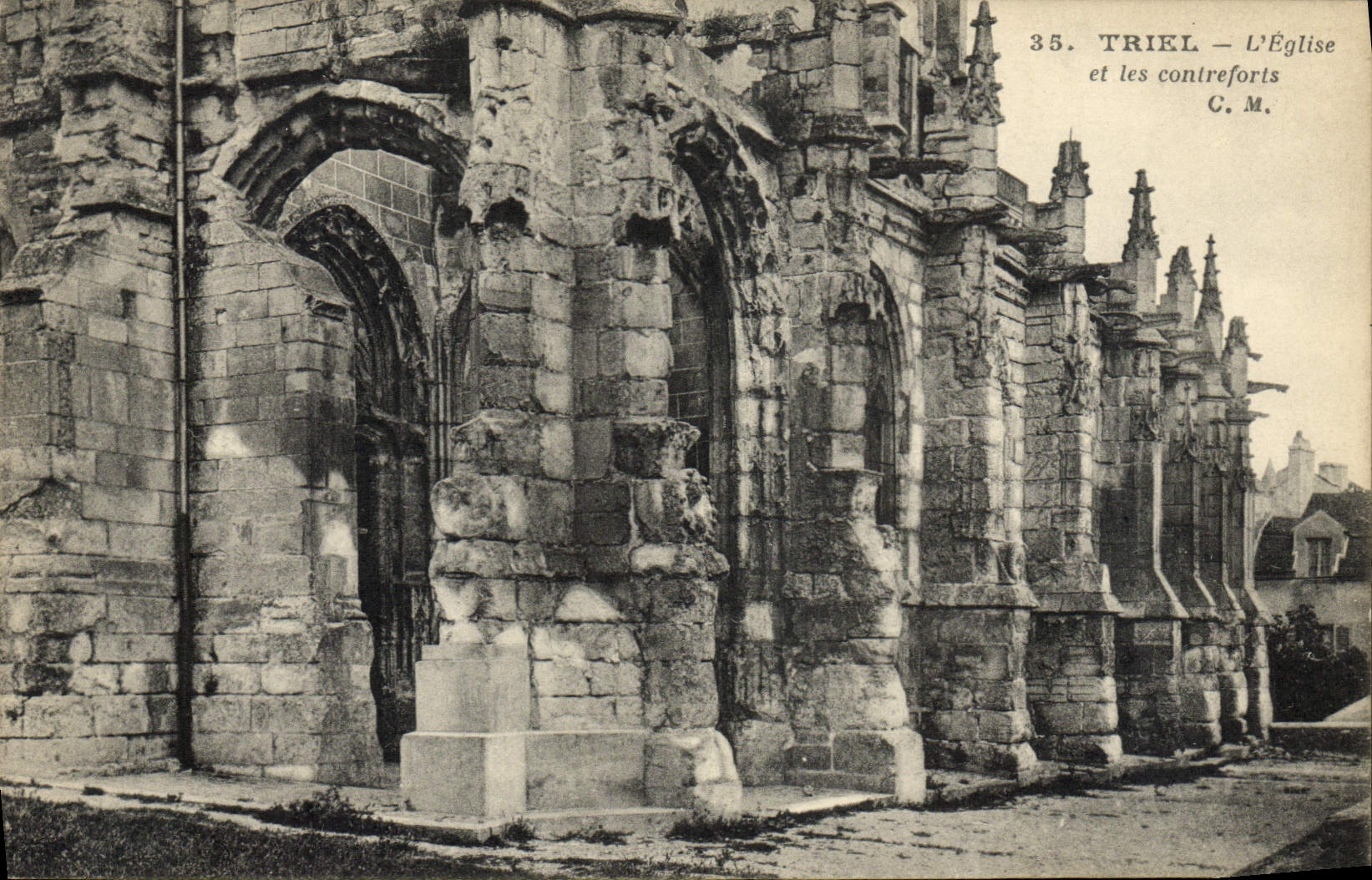 VINTAGE POSTCARD Triel the Church And Buttresses