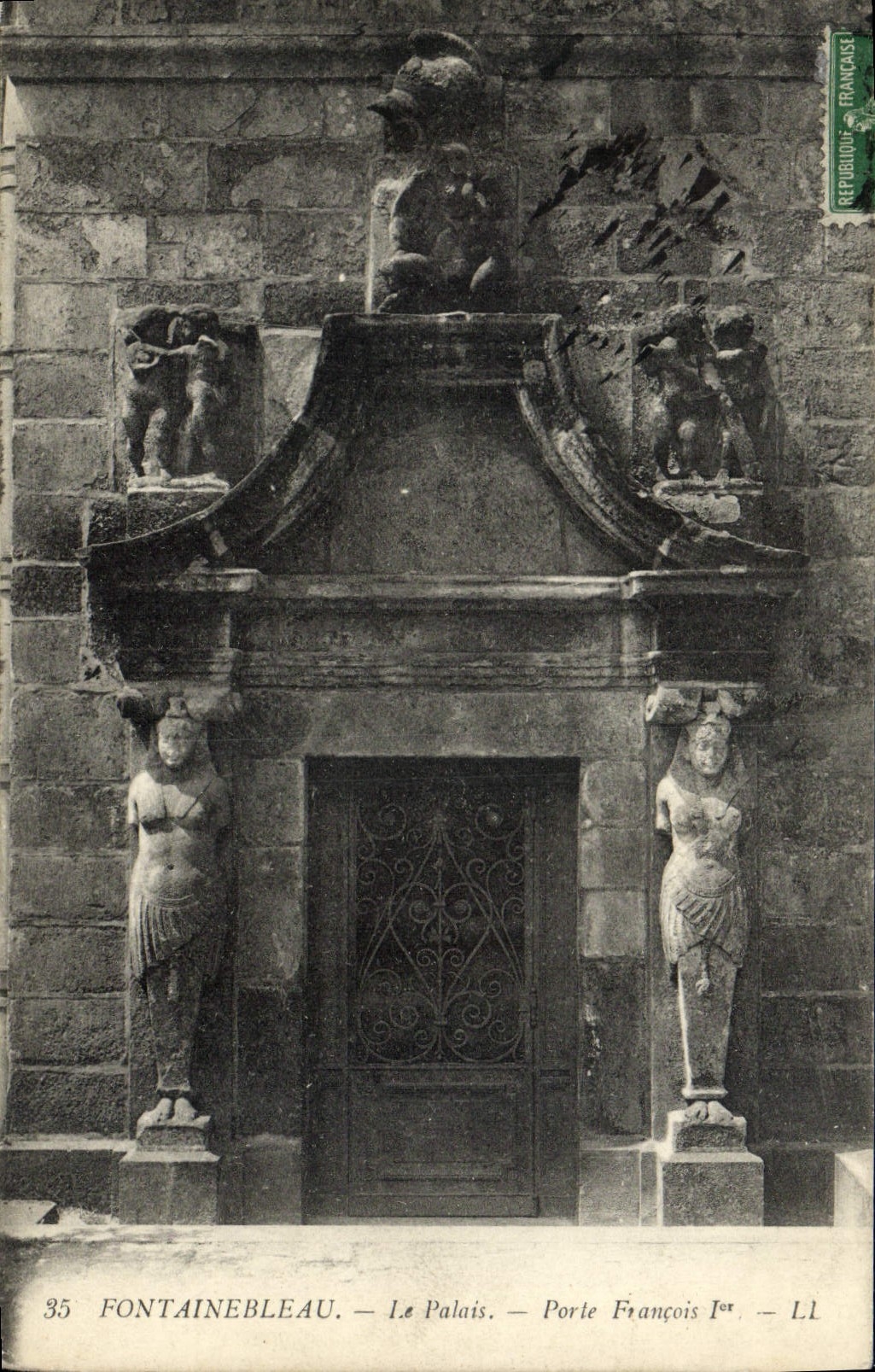 CPA Fontainebleau Le Palais Porte Francois 1er