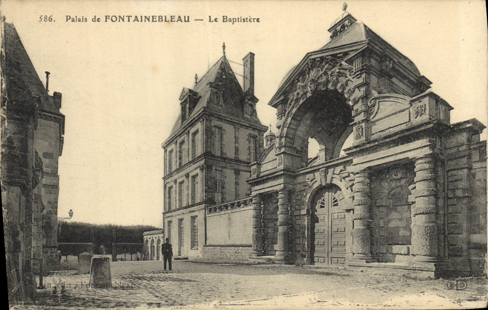 CPA Palais De Fontainebleau Le Baptistere