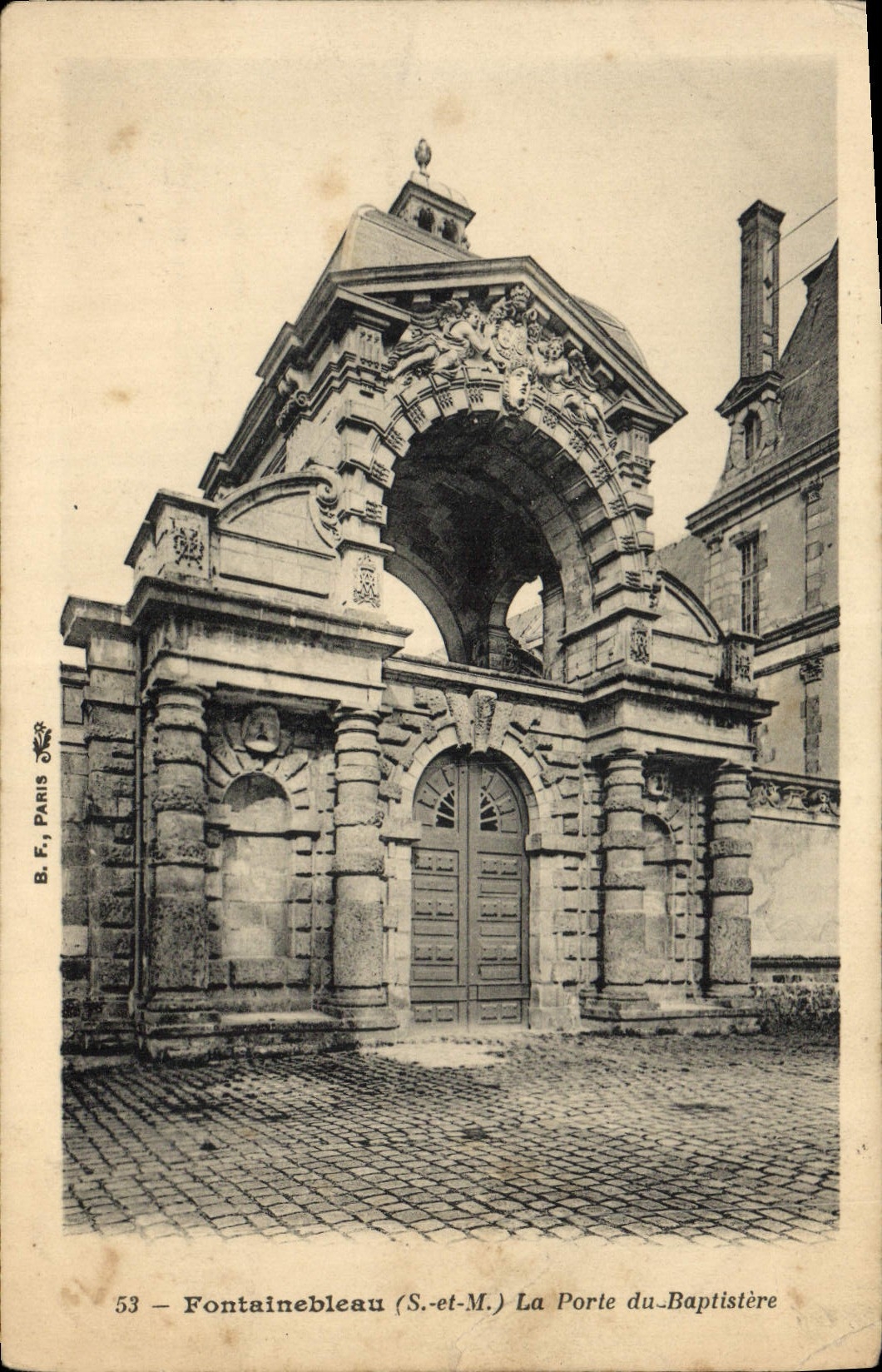 CPA Fontainebleau La Porte du Baptistere