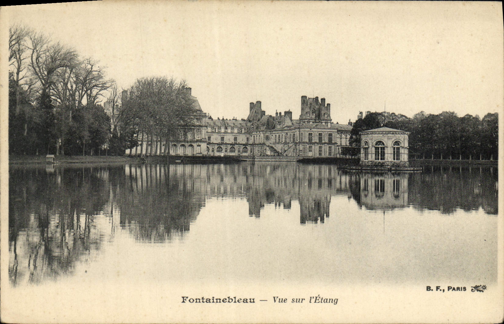 VINTAGE POSTCARD Fontainebleau Seen On the Pond