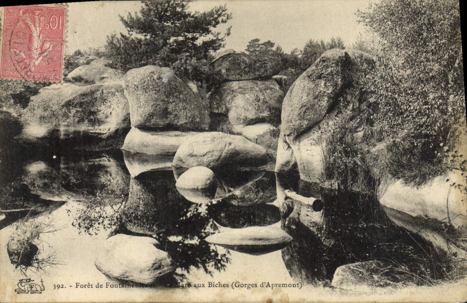 VINTAGE POSTCARD Drill De Fontainebleau Pond with the Hinds Falls of Apremont