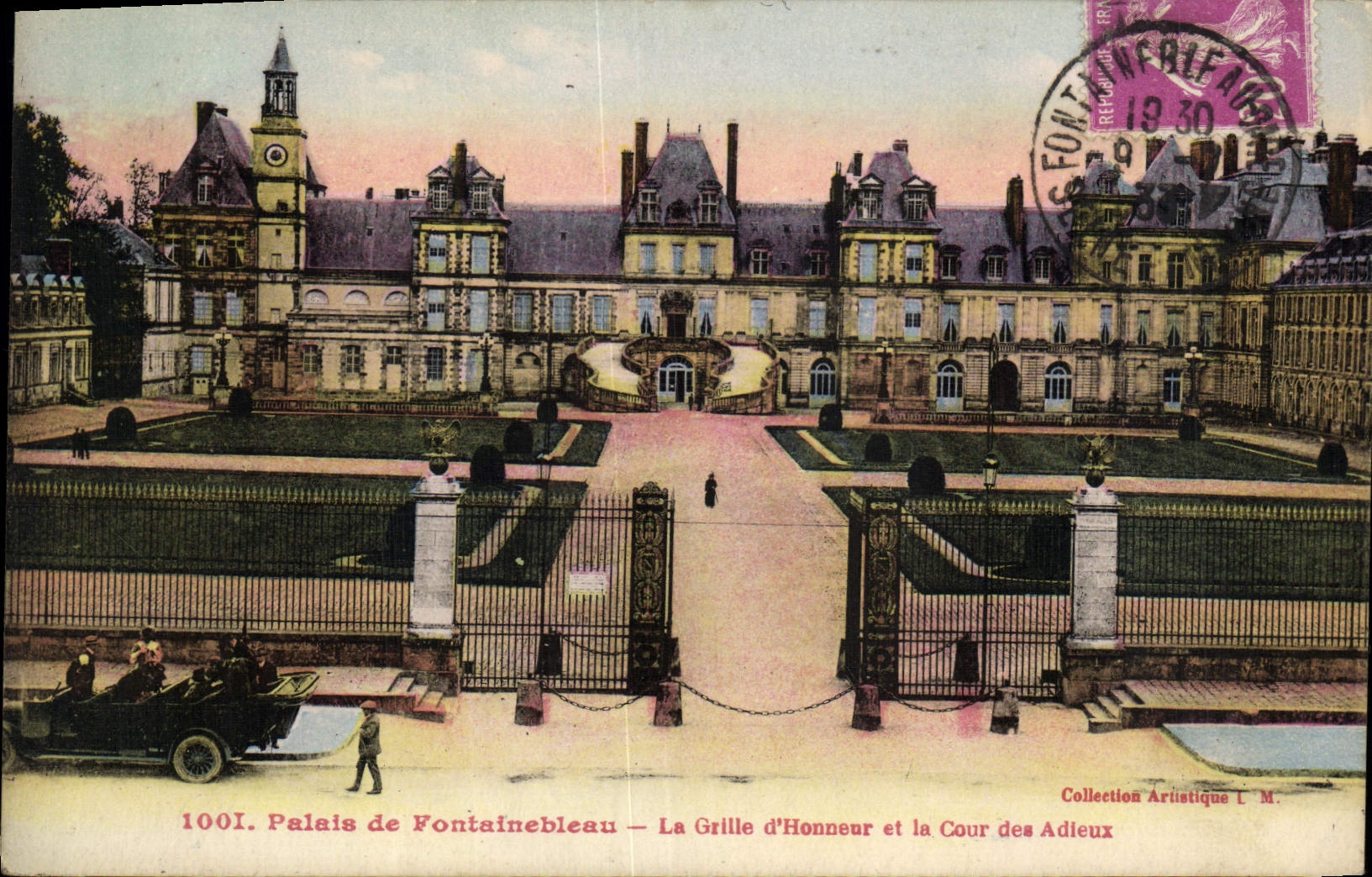 CPA Palais De Fontainebleau La Grille d'Honneur et la cour des adieux