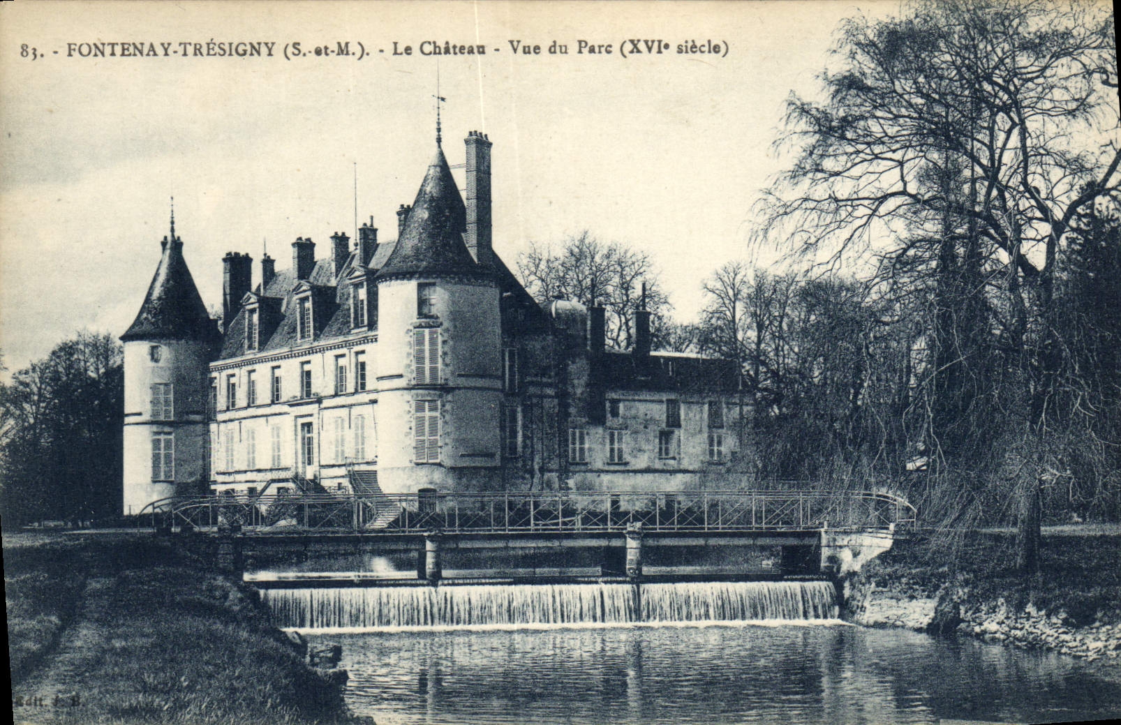 CPA Fontenay Tresigny Le Chateau Vue Du Parc