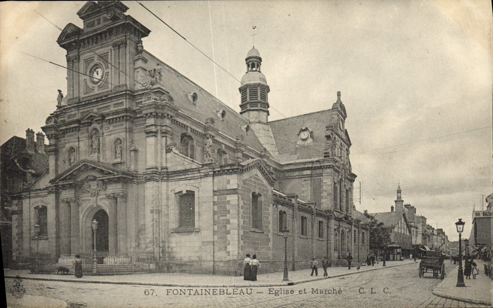 CPA Fontainebleau Eglise Et Marche