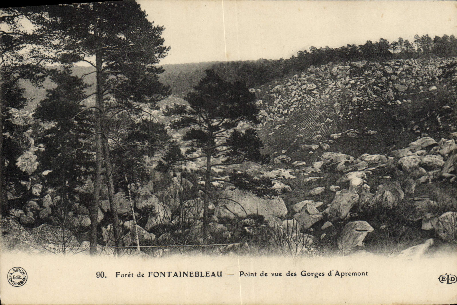VINTAGE POSTCARD Drill De Fontainebleau Point of view of the throats of apremont
