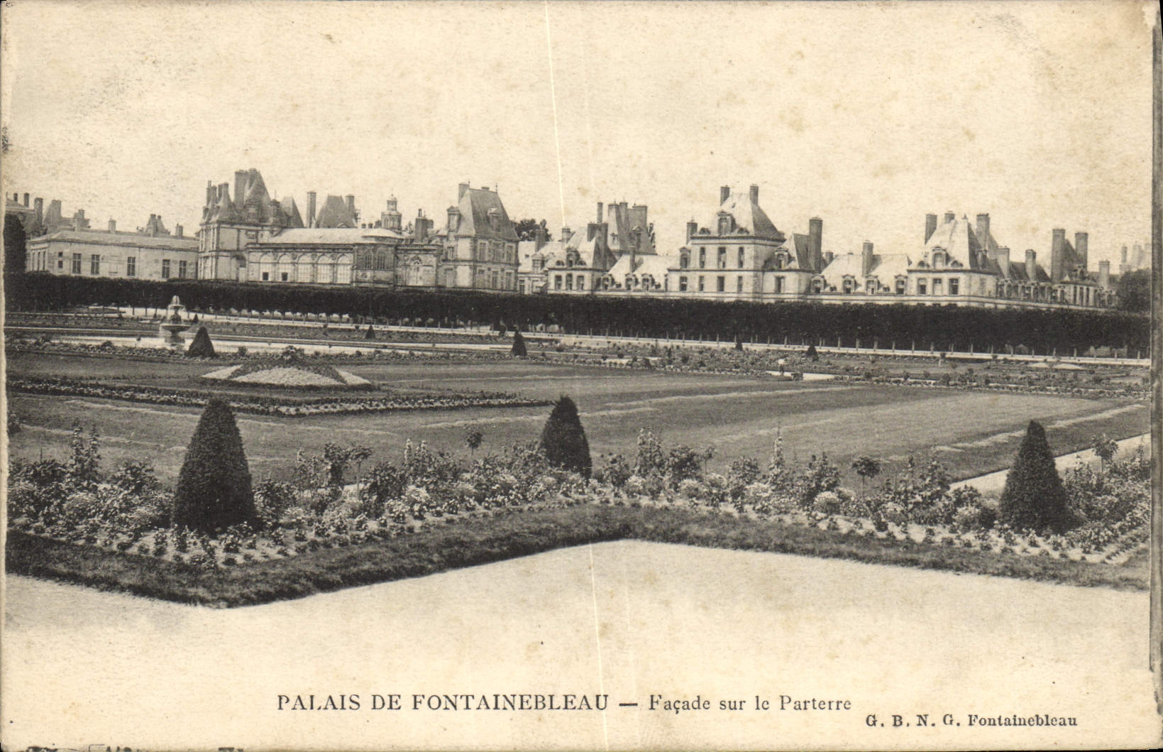 CPA Palais Des Fontainebleau Facade Sur Le Parterre