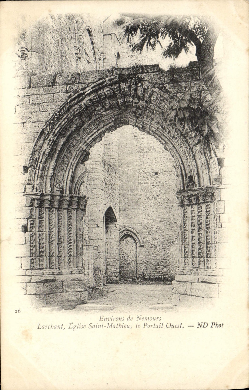 VINTAGE POSTCARD Surroundings De Nemours Larchant Church Holy Malbieu the Western Gate