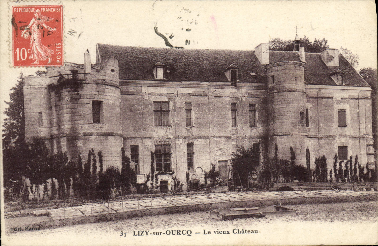VINTAGE POSTCARD Lizy On Ourcq the Old Castle