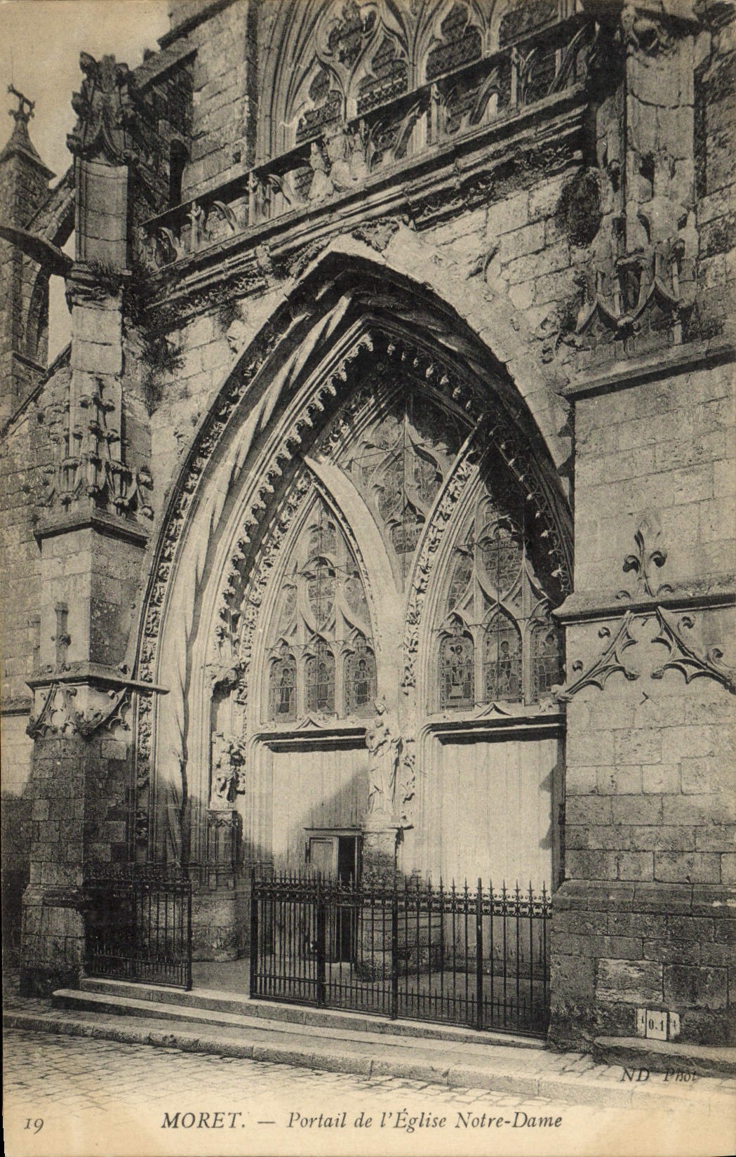 VINTAGE POSTCARD Moret Gate Of the Church Our lady