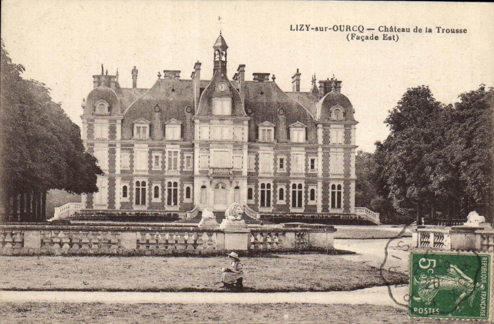 VINTAGE POSTCARD Lizy On Ourcq Chatrau Of the Case