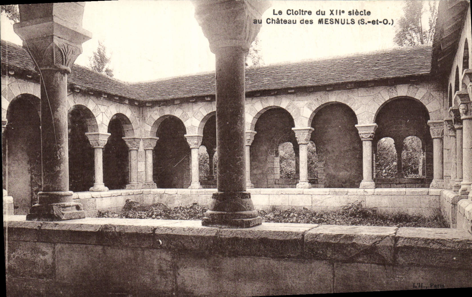VINTAGE POSTCARD the Cloister Of With the Castle Of Mesnuls