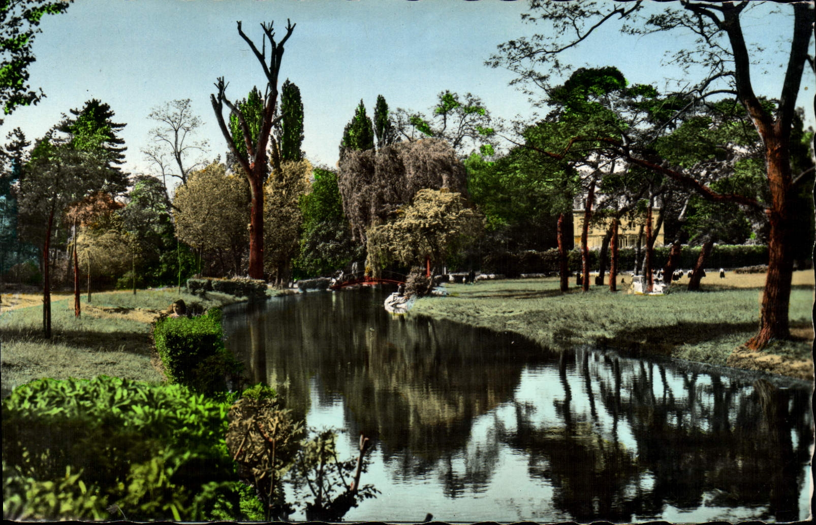 CPM Le Vesinet Petites Rivieres De La Grande pelouse