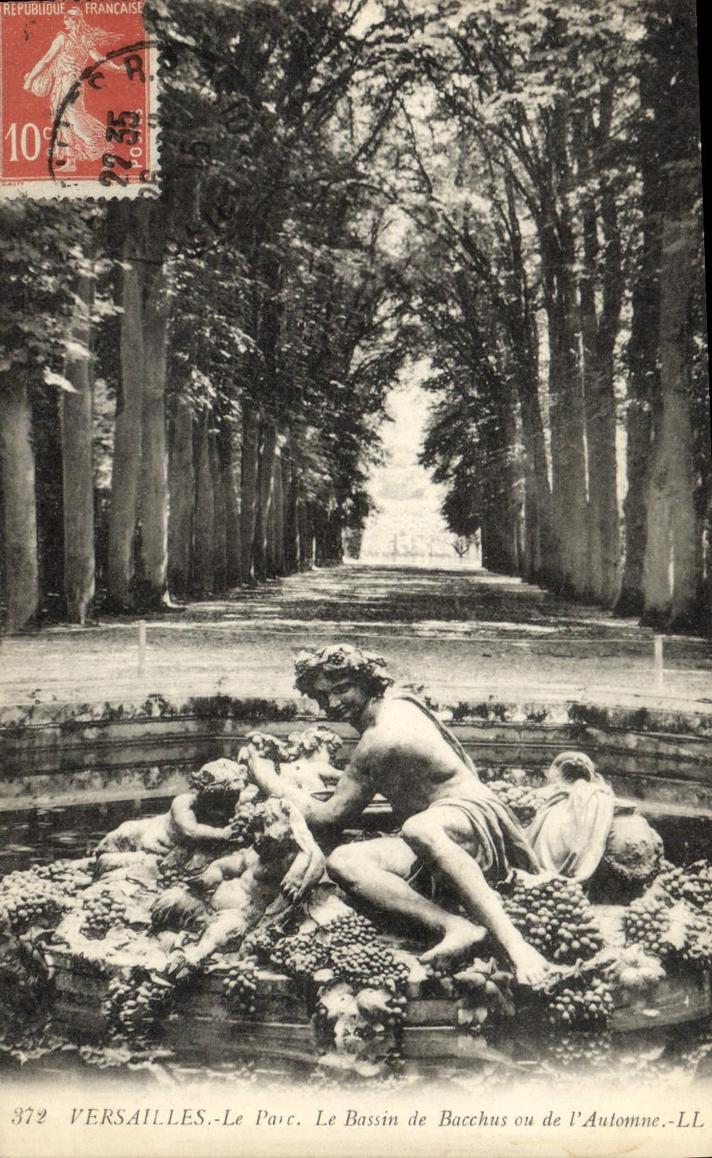 VINTAGE POSTCARD Versailles the Park the Basin Of Bacchus or Aulomne