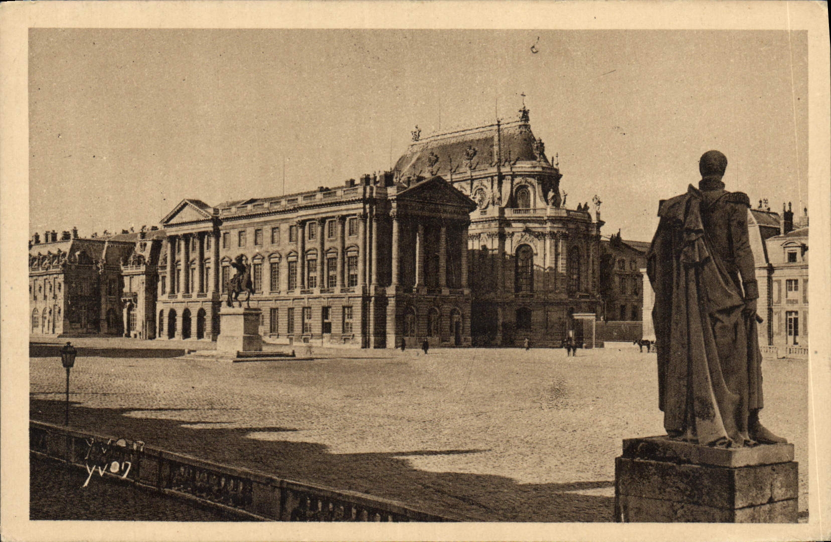 VINTAGE POSTCARD Splendors And Charms Of Versailles Royal Court