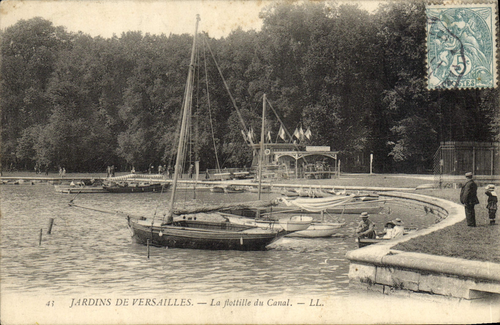 Jardines de la POSTAL de la VENDIMIA de Versalles el flotilla del barco de canal