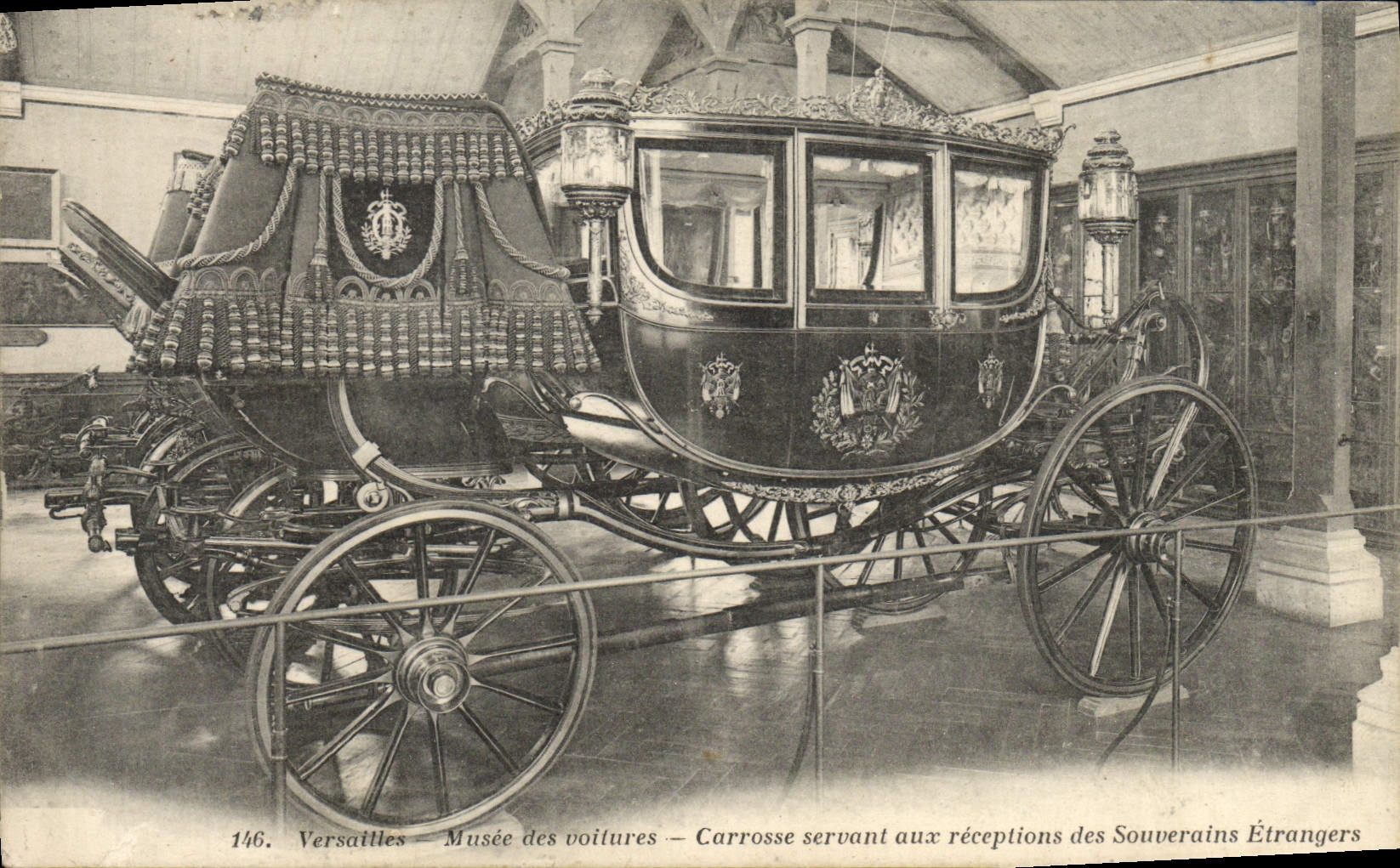 POSTAL Versalles Musee de la VENDIMIA de los ajustes de los perfiles aerodinámicos con el cuerpo que es utilizado para las recepciones de los sovereigns extranjeros