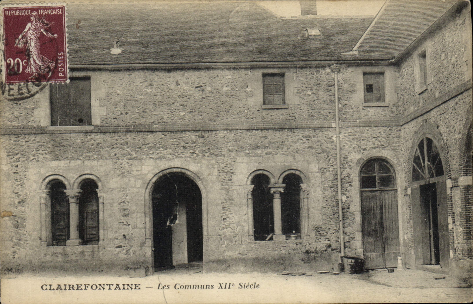 VINTAGE POSTCARD Clairefontaine Commun runs
