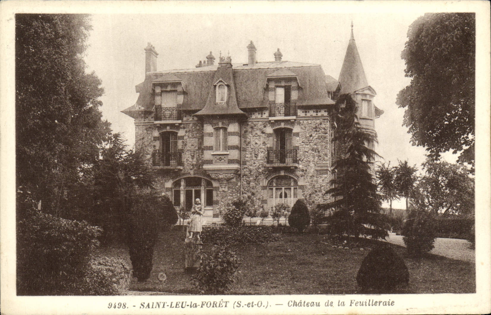 VINTAGE POSTCARD Holy Leu the Drill castle of Feuilleraie