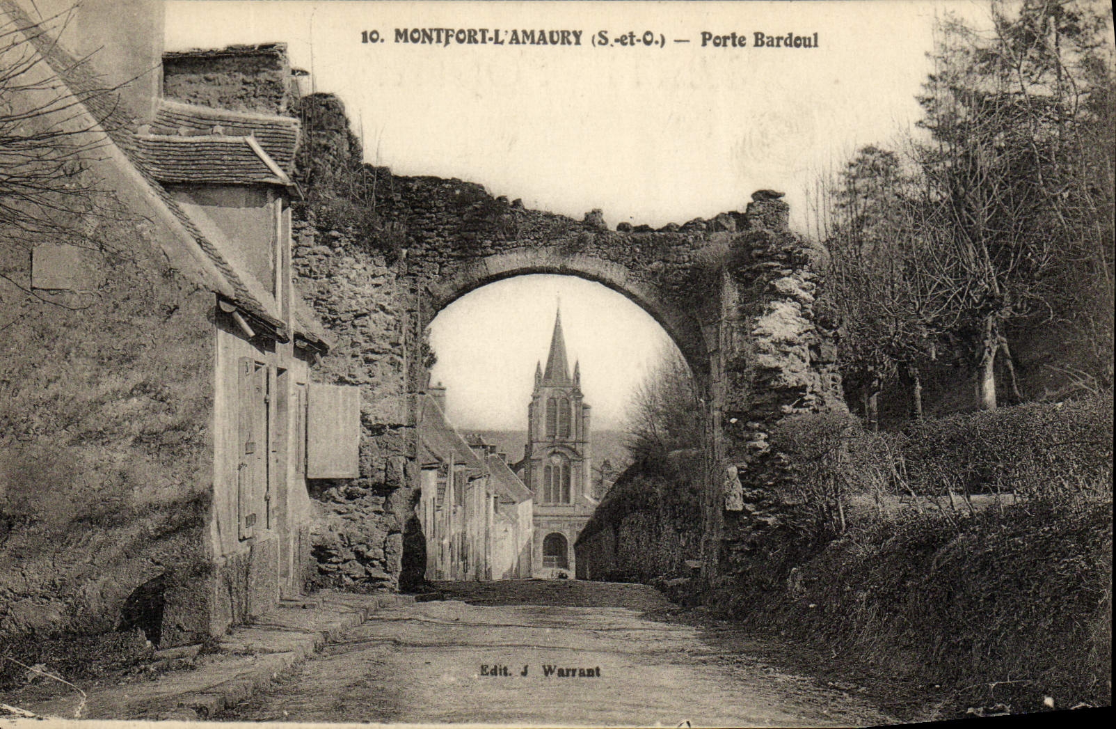 VINTAGE POSTCARD Montfort Amaury Carries Bardoul