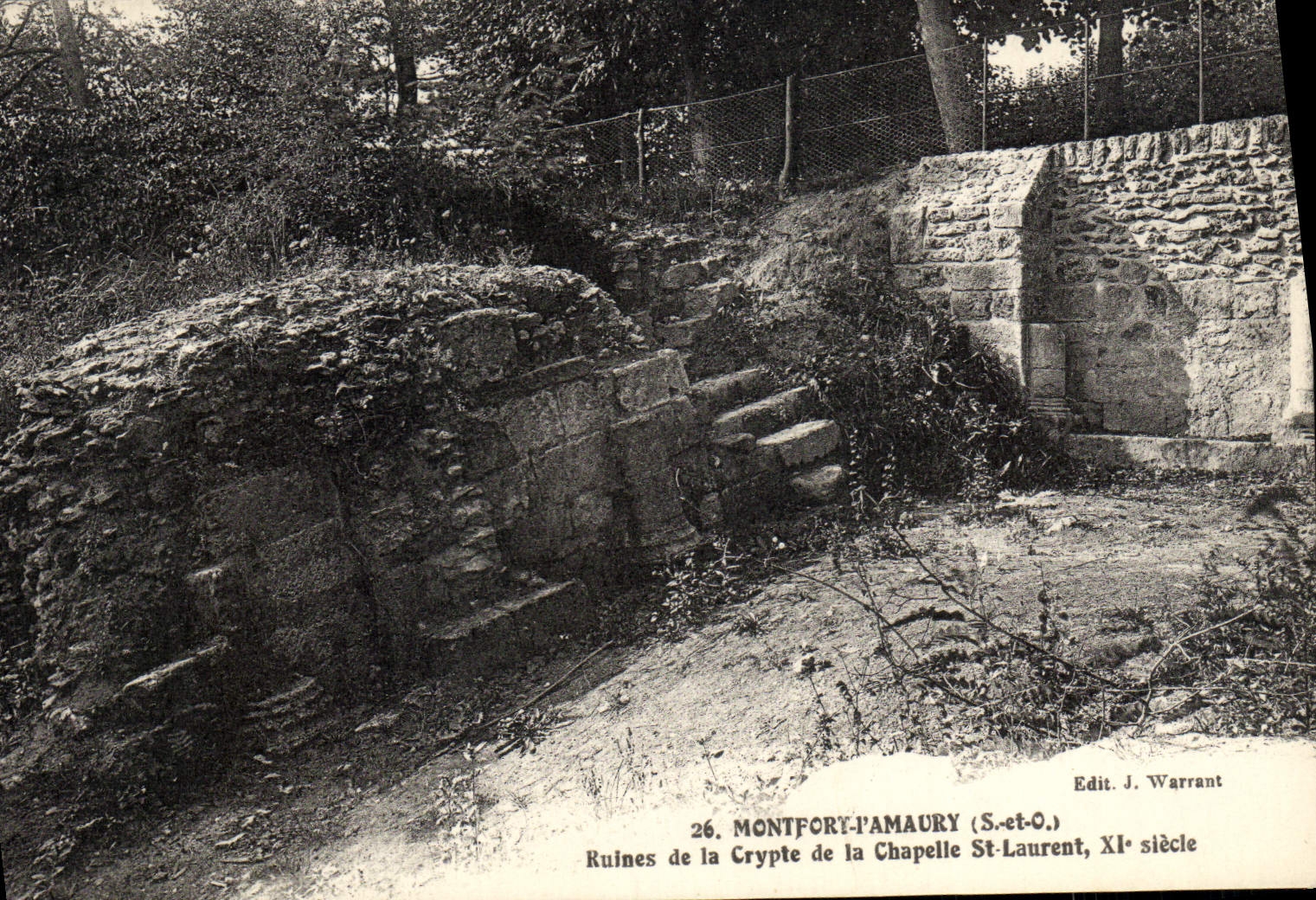 VINTAGE POSTCARD Montfort Amaury Ruins of the crypt of the vault St Laurent