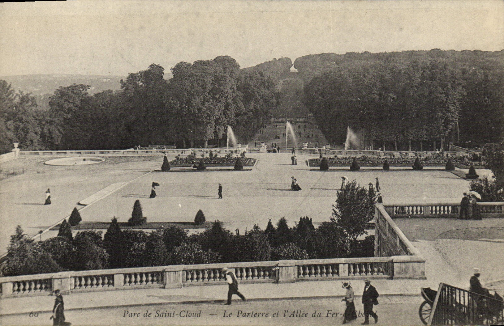 VINTAGE POSTCARD Park of Cloud Saint the floor and the alley of iron
