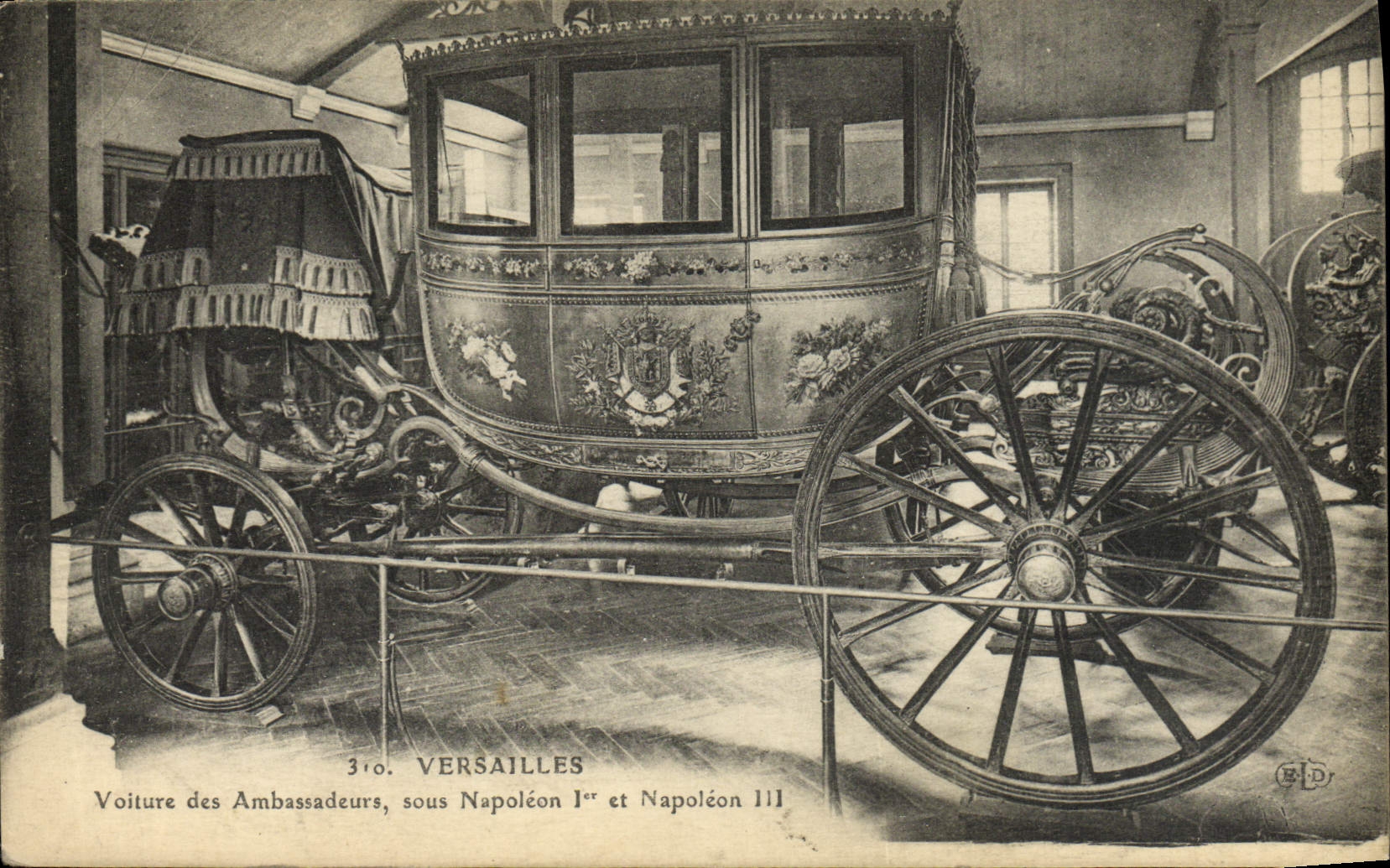 La POSTAL Versalles Musee de la VENDIMIA de los coches transporta a embajadores debajo de Napoleon 1r y de Napoleon III