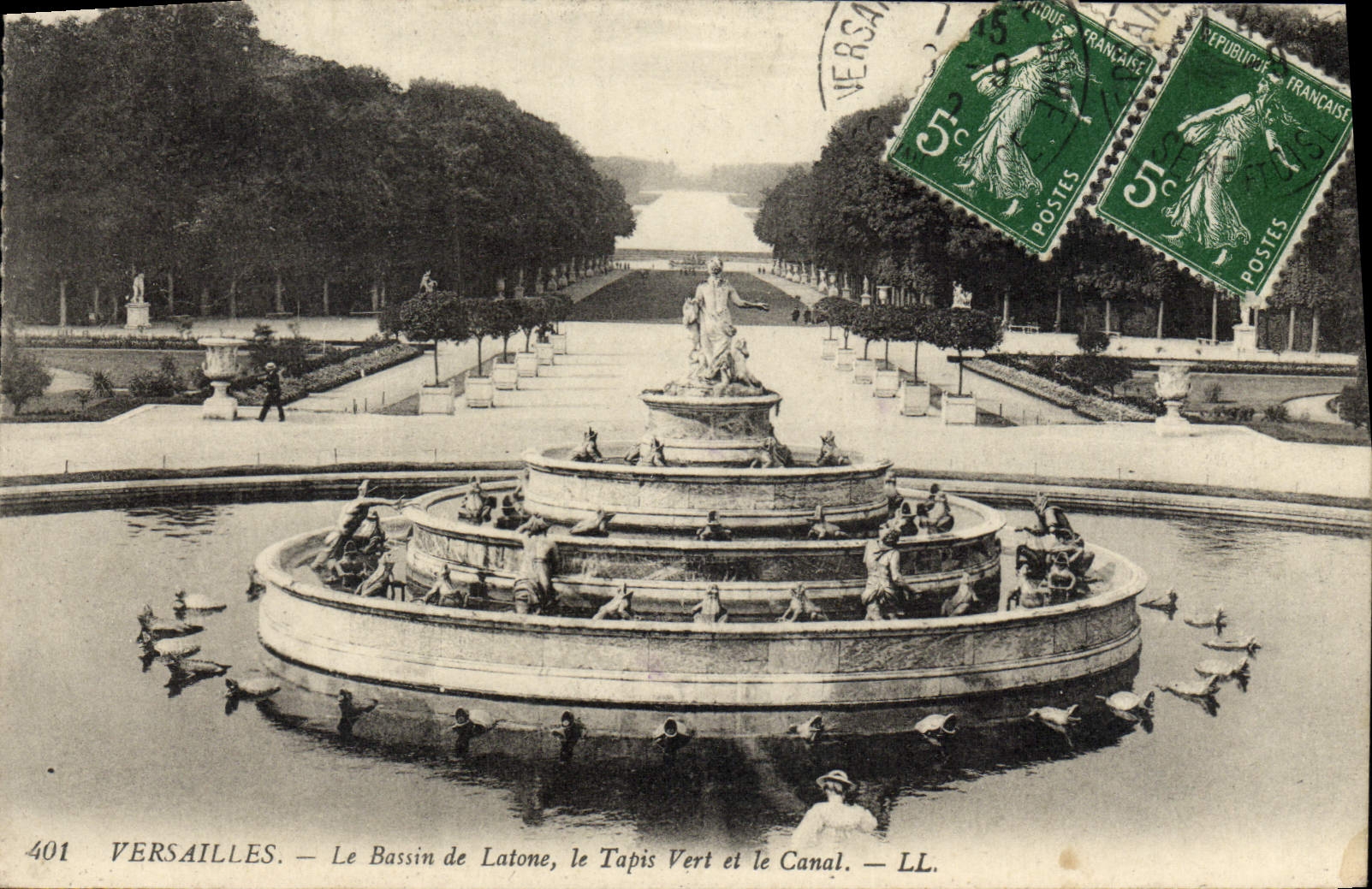 POSTAL Versalles de la VENDIMIA el lavabo de Latone la alfombra verde y el canal
