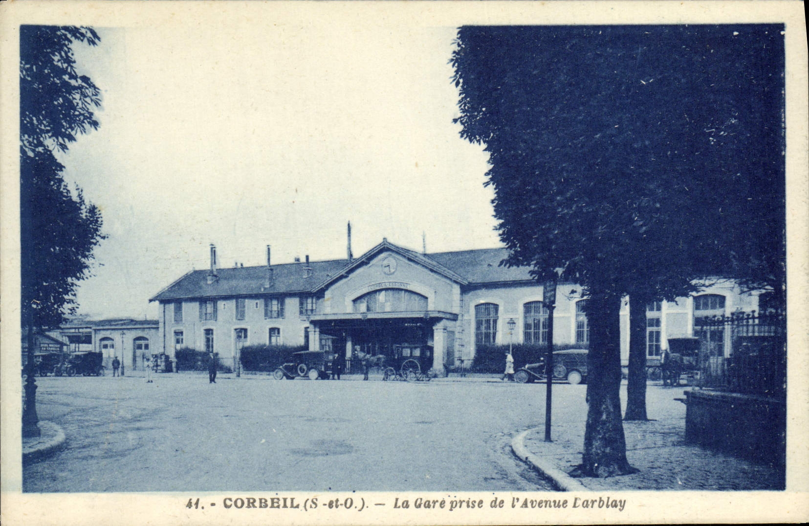 CPA Corbeil La Gare Prise de L'Avenue Larblay
