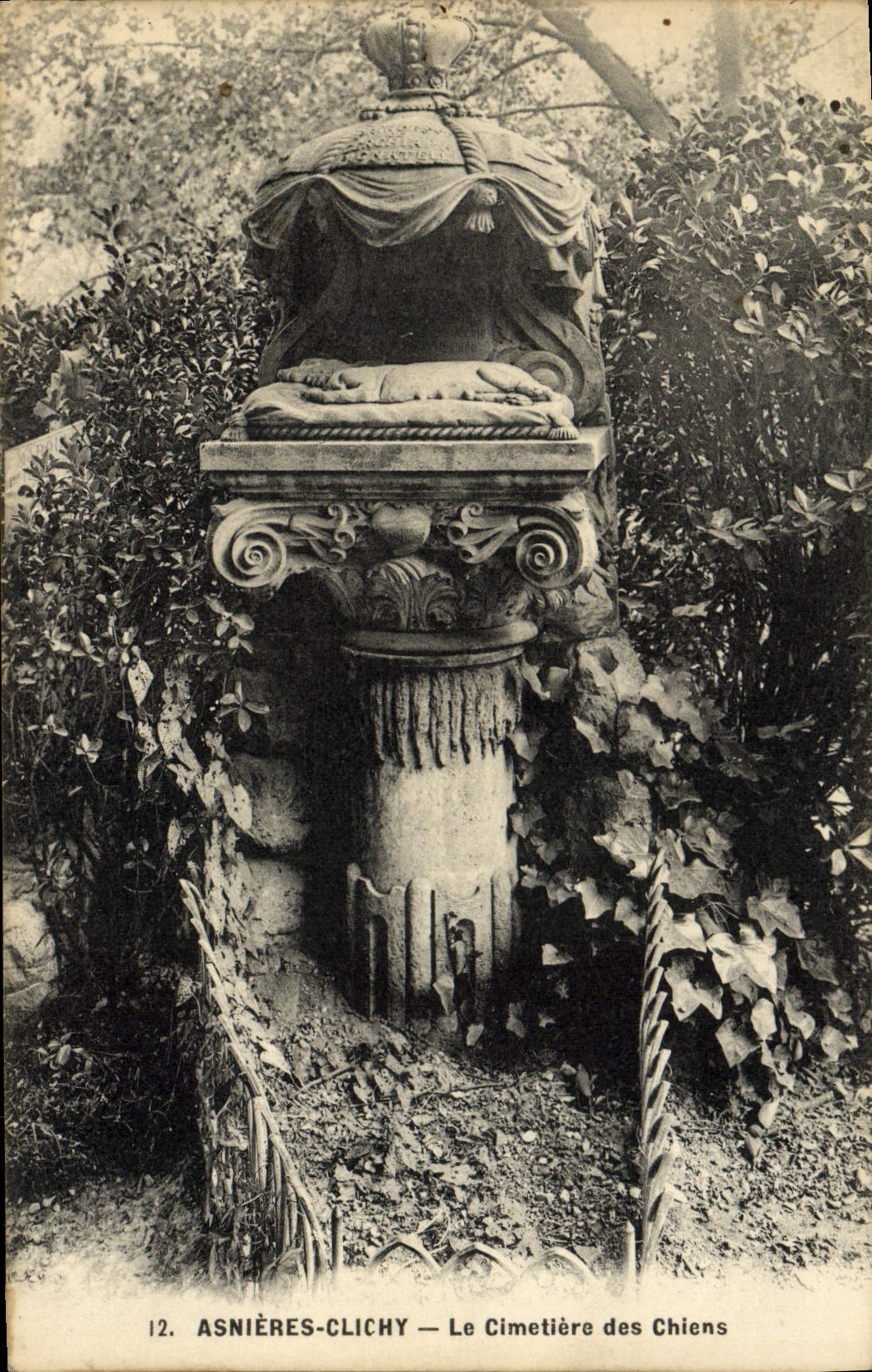 VINTAGE POSTCARD Asnieres Clichy the Cemetery of the Dogs