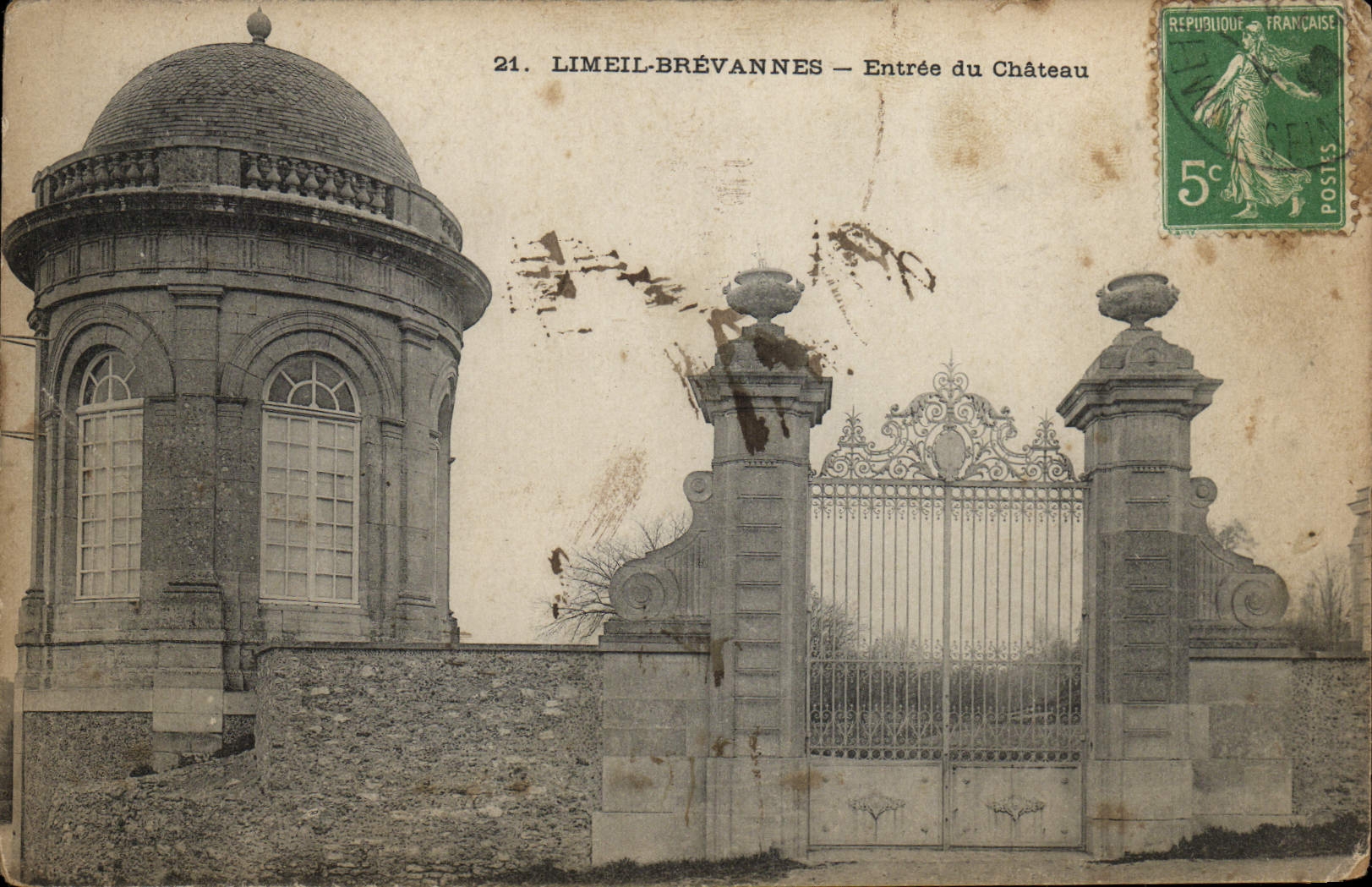 VINTAGE POSTCARD Limeil Brevannes Entered Of the Castle
