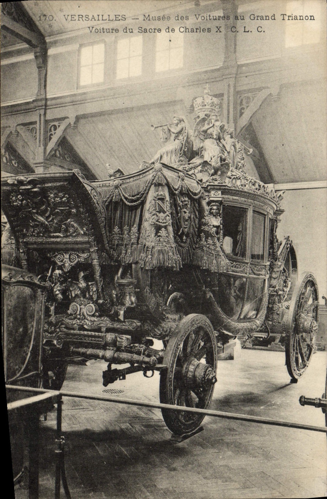 La POSTAL Versalles Musee de la VENDIMIA de los coches en Trianon grande transporta la consagración de Charles X
