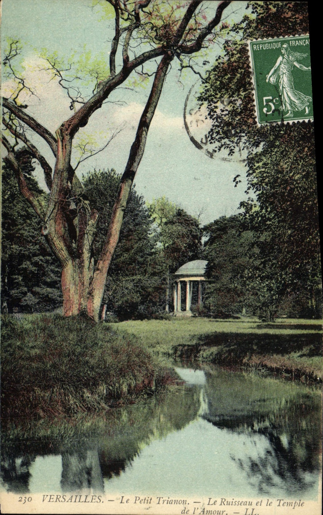 POSTAL Versalles pequeño Trianon de la VENDIMIA el arroyo y el templo