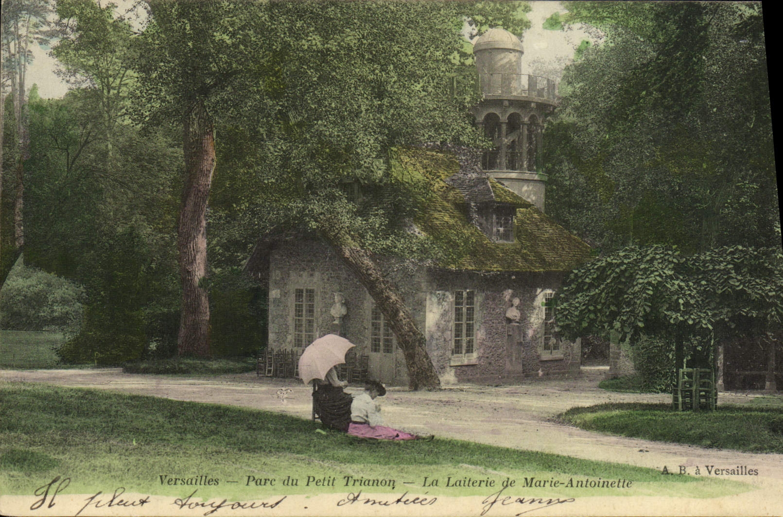 CPA Versailles Parc du Petit Trianon La laiterie de Marie Antoinette