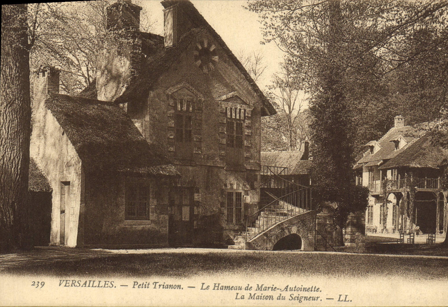 CPA Versailles Petit Trianon Le Hameau de Maire Antoinette