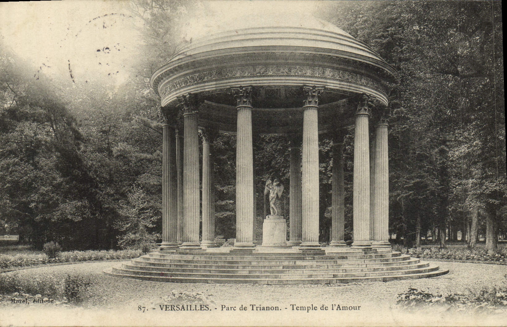 CPA Versailles Parc de Trianon Temple De L'Amour