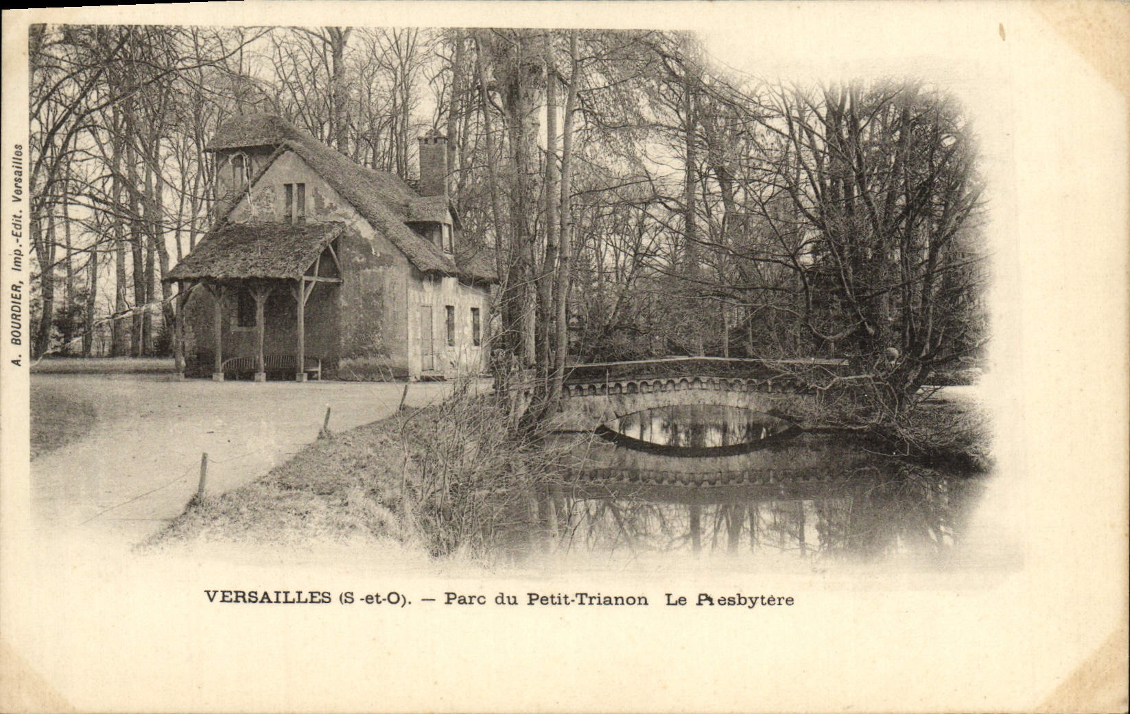CPA Versailles Parc du Petit Trianon Le prsbytere