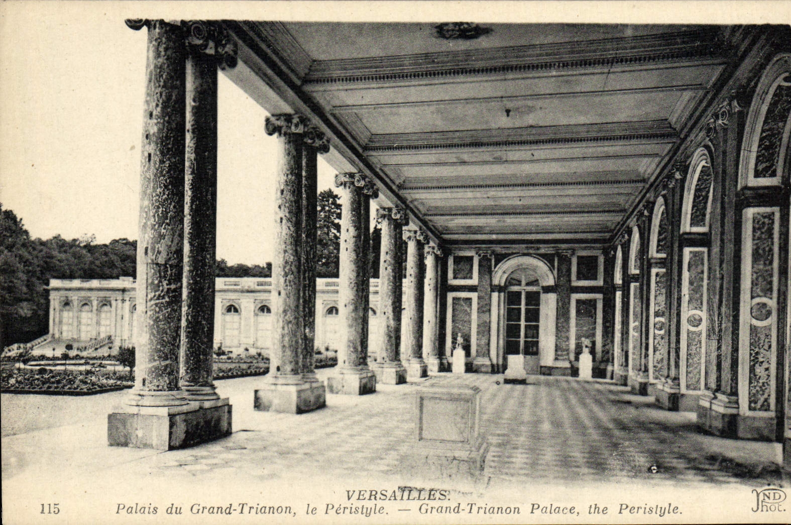 CPA Versailles Le peristyle