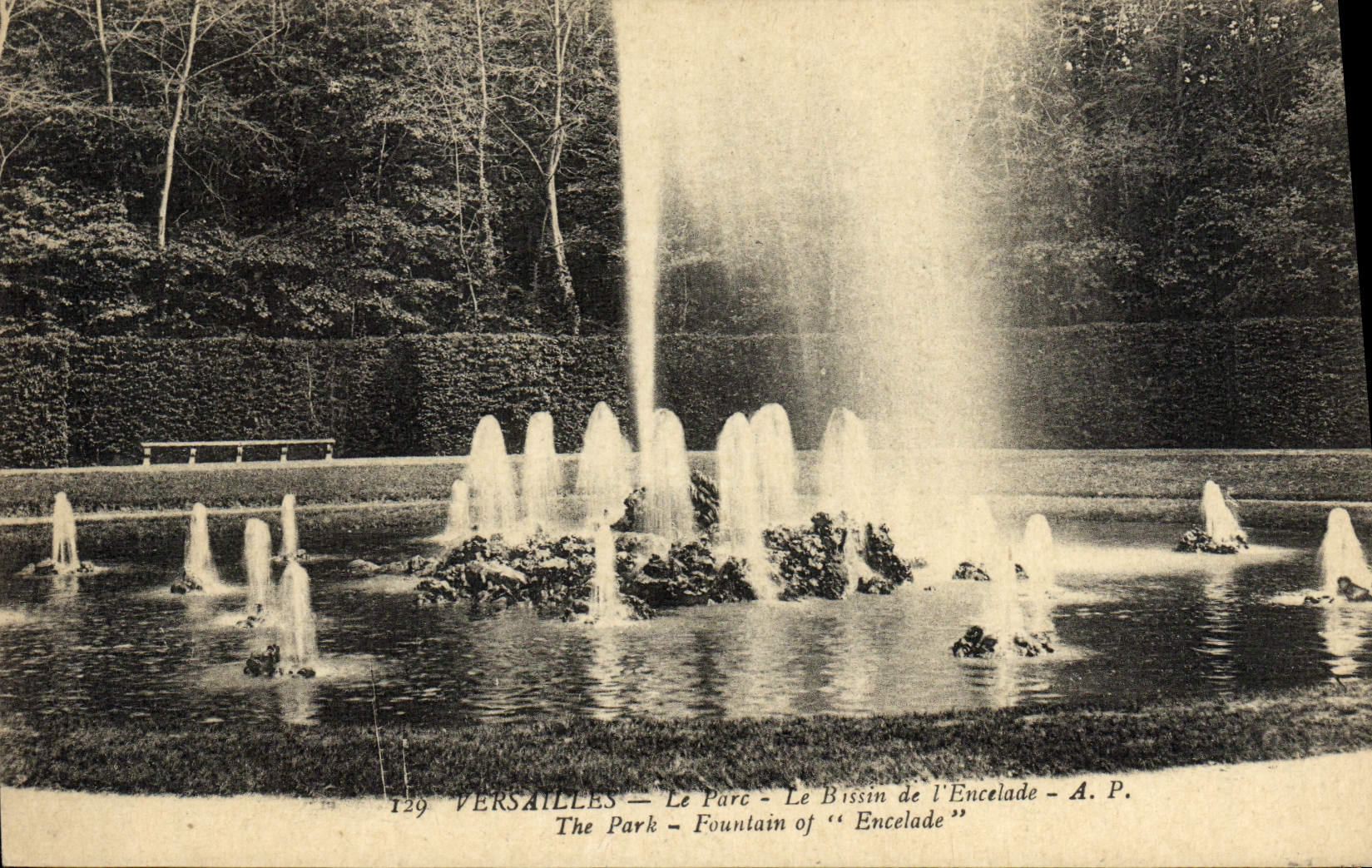 POSTAL Versalles de la VENDIMIA el parque el lavabo de Encelade
