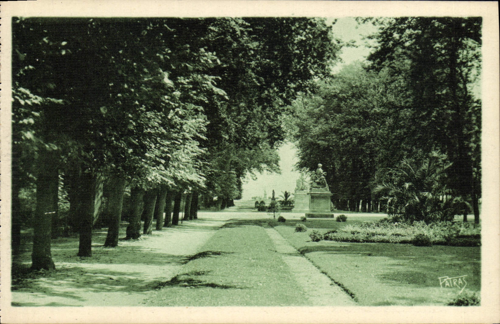 CPA Saint Germain En Laye L'allee centrale