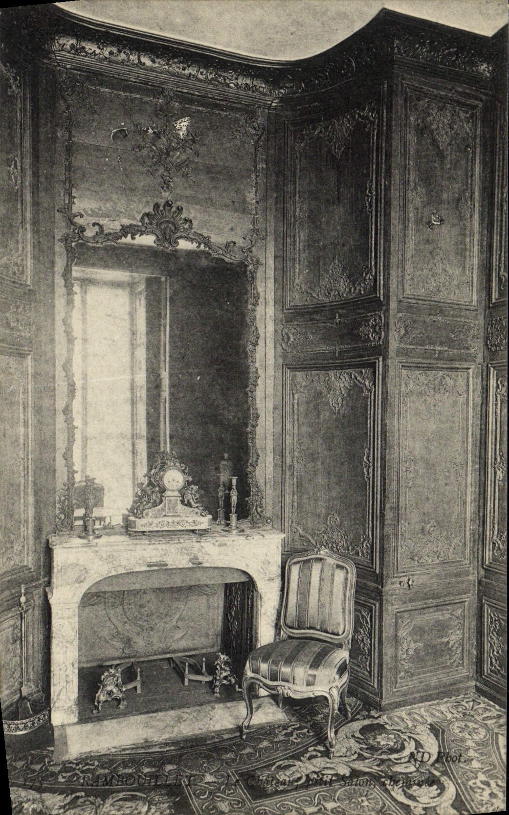 CPA Rambouillet Le Chateau Petit salon Cheminee
