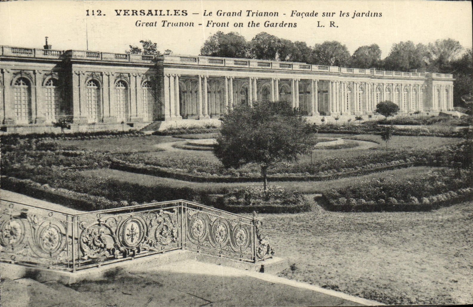 CPA Versailles Le Grand Trianon Facade Sur Les Jardins