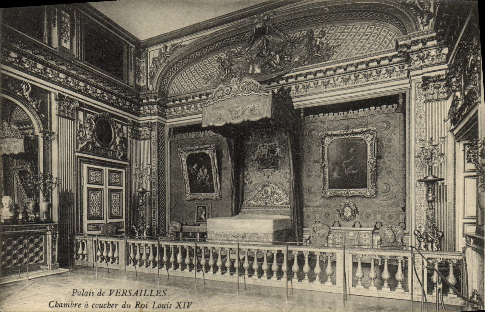 CPA Parc De Versailles Chambre A Coucher du roi Louis XIV