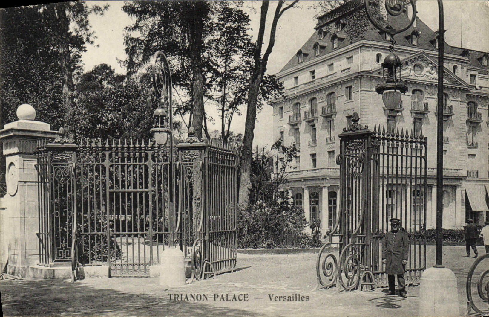 CPA Trianon Palace Versailles