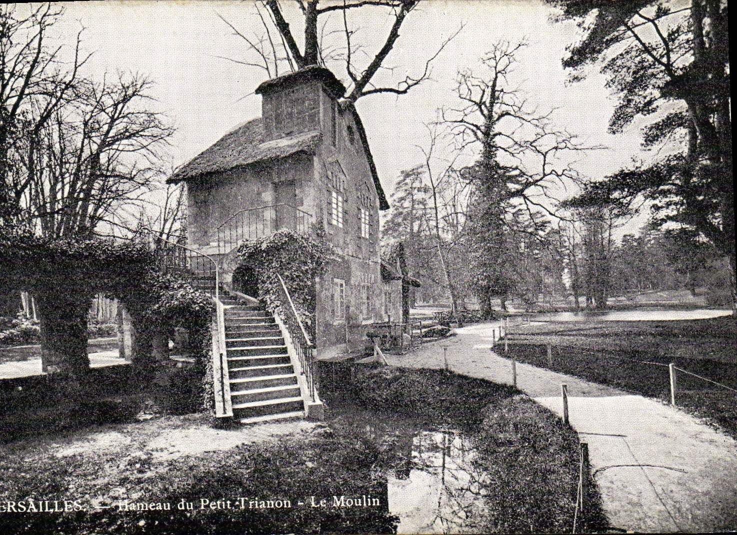 CPA Versailles Hameau Du petit trianon Le Moulin