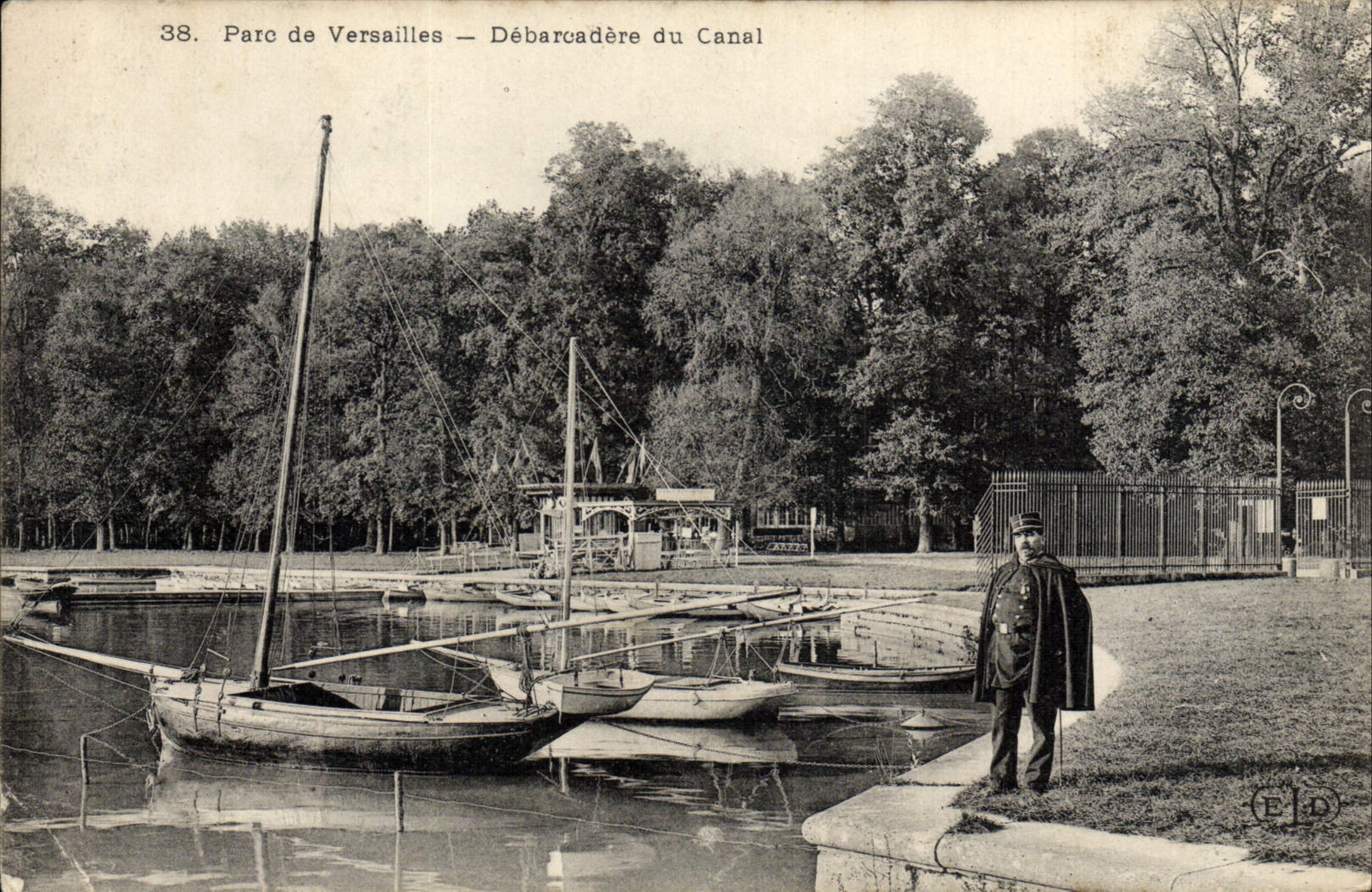Parque de la POSTAL de la VENDIMIA de muelle de descarga de Versalles de los barcos de canal